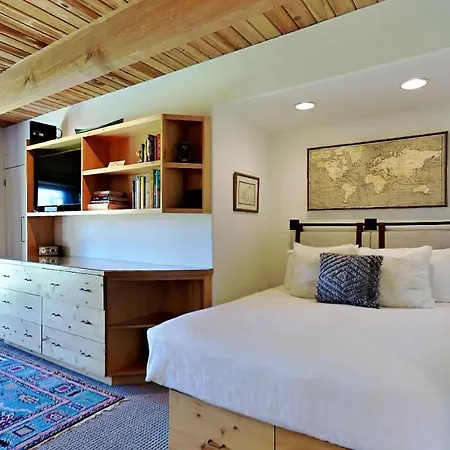 Timberline Condominiums Studio Deluxe Unit 116-3